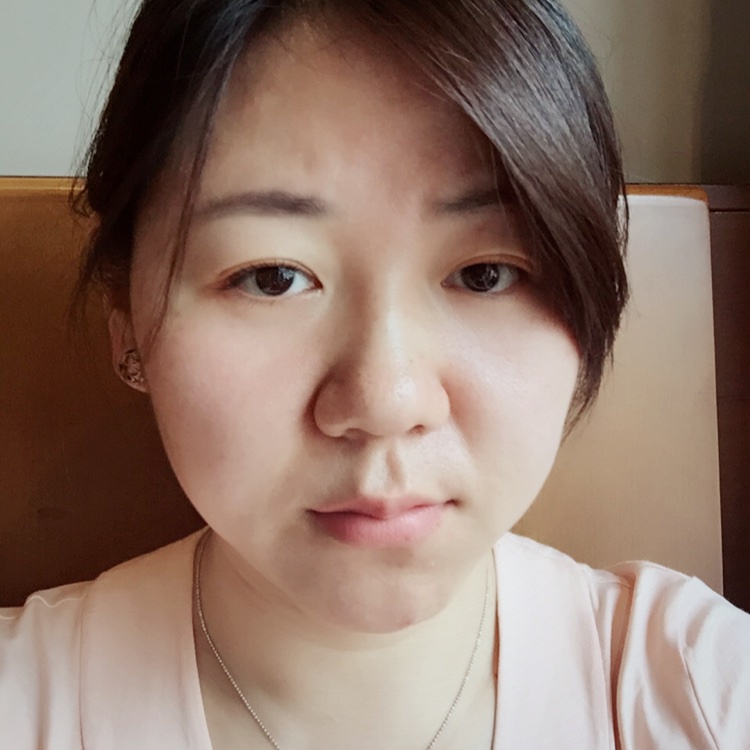 挥着锅铲混肚皮