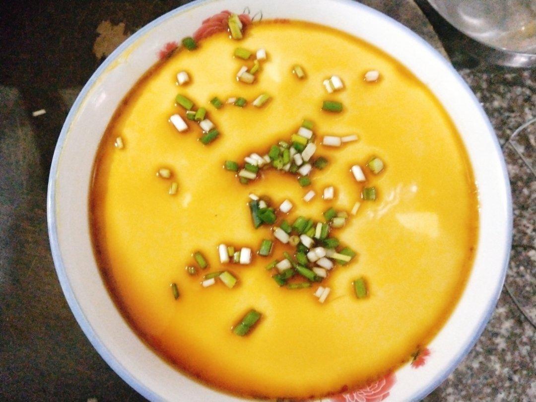 厨师长教你：“鲜虾蒸蛋”的做法，家庭必备硬核小技巧，先收藏了