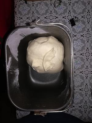 豆沙毛毛虫面包的做法 步骤2