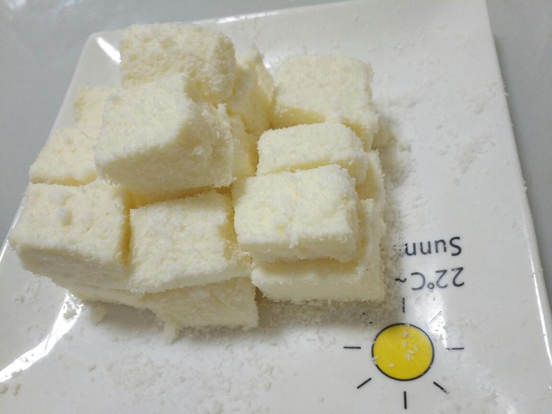 完胜85度C牛奶椰丝小方