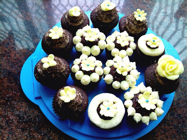 古典巧克力cupcake配马斯卡彭奶油霜