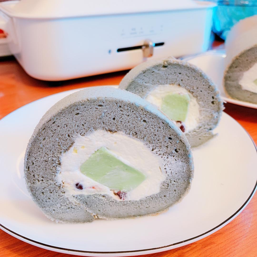 竹炭抹茶奶冻卷