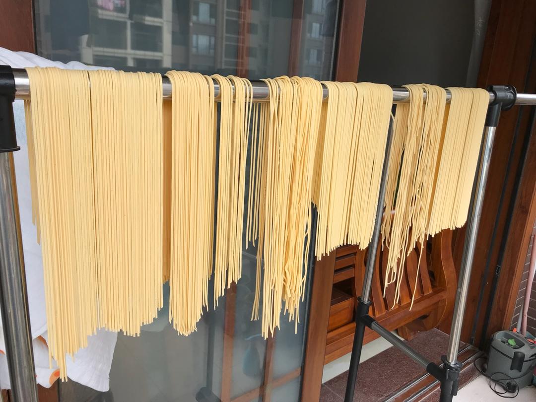 自制彩色手工面条/挂面