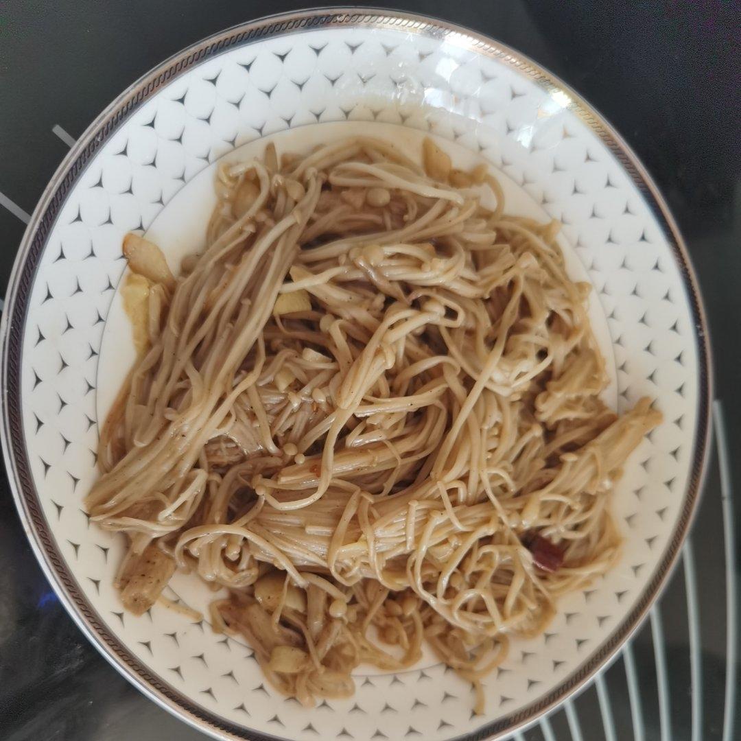 超级下饭的蒜蓉金针菇！好吃到爆