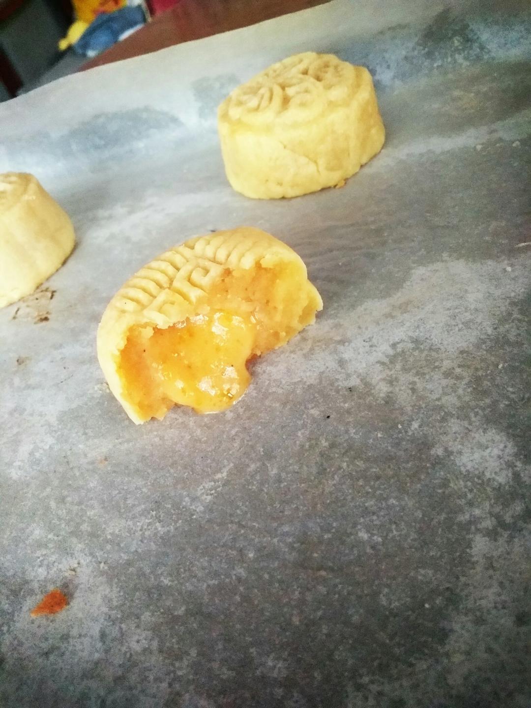超详细图解版--流心奶黄月饼