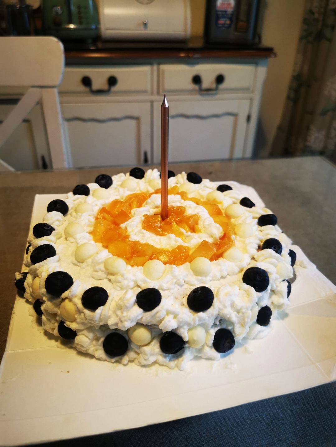 新手必成8寸生日蛋糕（详细多图干货经验分享，解决戚风蛋糕塌陷，奶油饰面涂不好，烤箱温度不好掌握等各种问题）