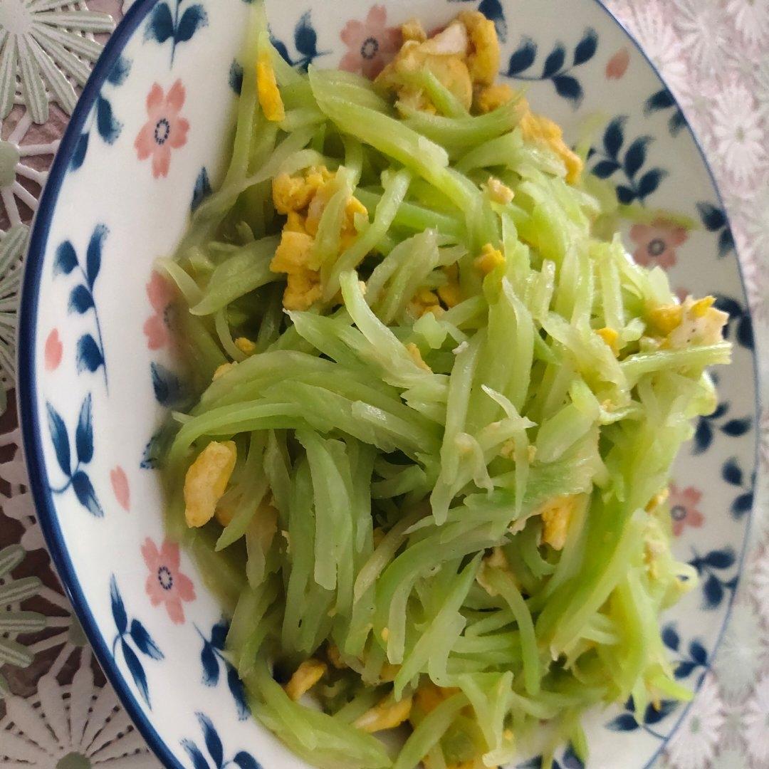 莴笋丝炒鸡蛋