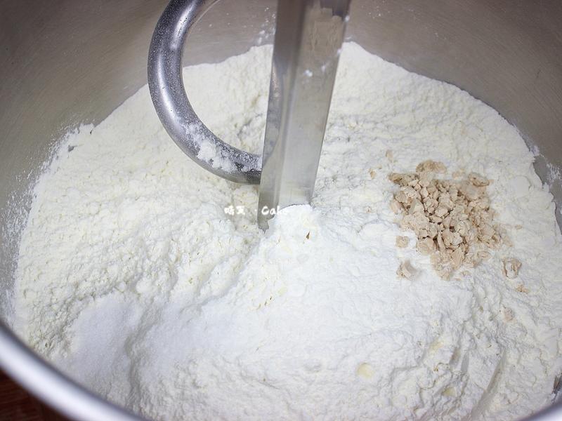 纯奶手撕吐司的做法 步骤1