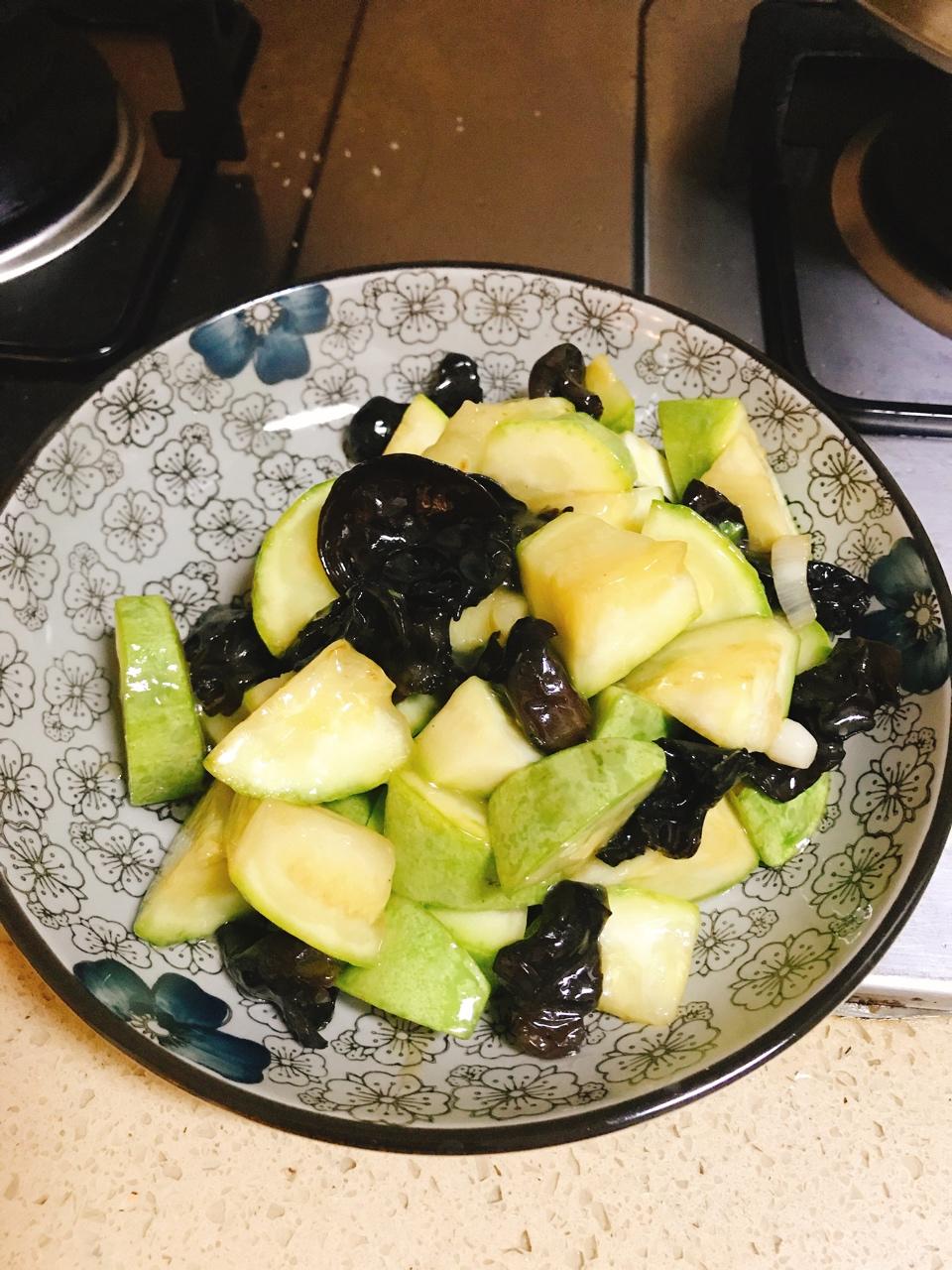 青红椒木耳蚝油炒丝瓜