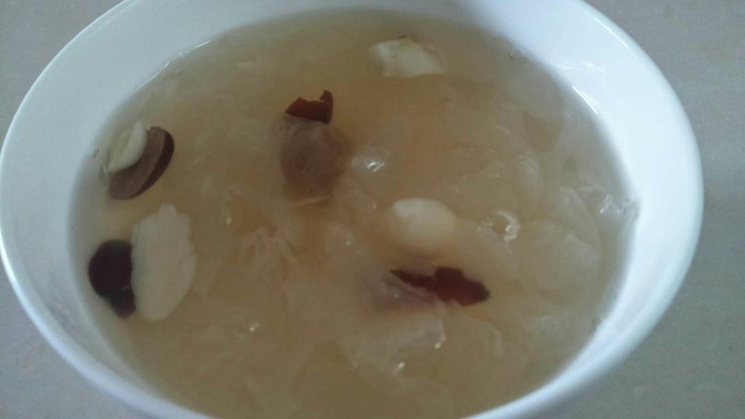银耳百合莲子羹