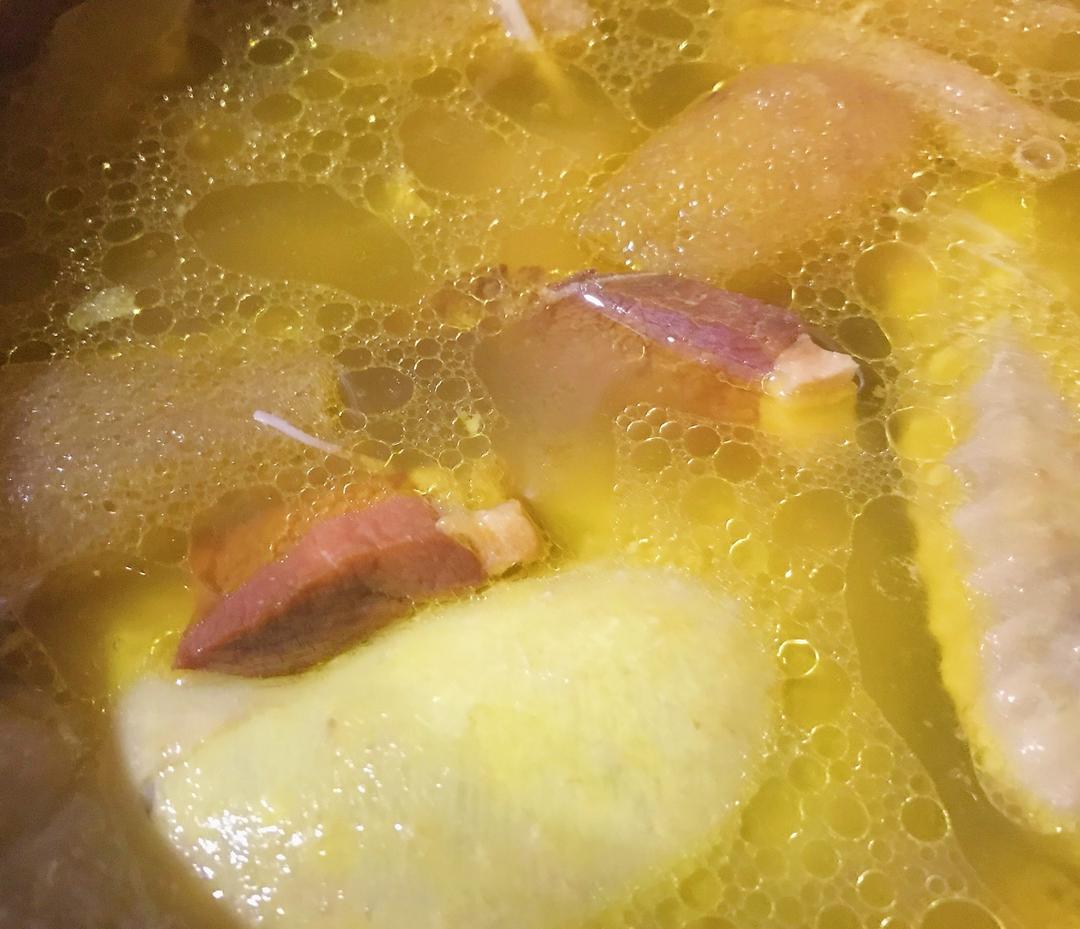 矜宸•火瞳竹荪煲鸡汤