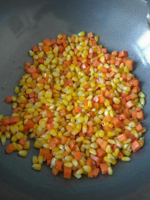 玉米胡萝卜炒黄瓜的做法 步骤5
