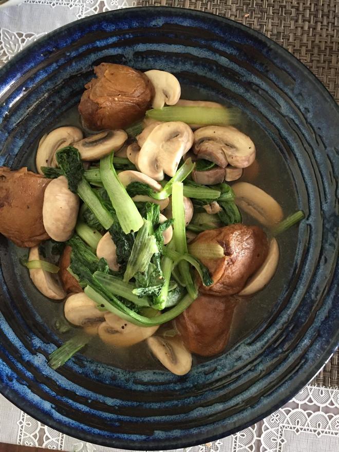 蘑菇白菜烩肉面筋的做法