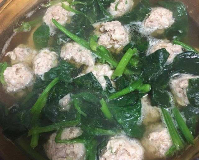 小白菜猪肉丸子汤