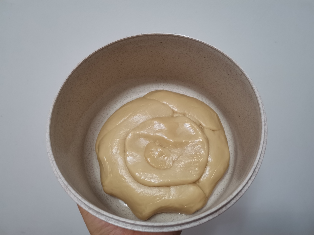 50g广式月饼蛋黄豆沙馅的做法 步骤2