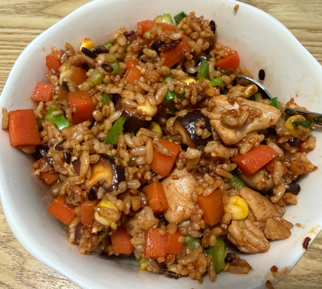 【香菇鸡肉焖饭】