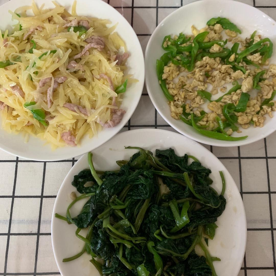 青椒土豆炒肉丝