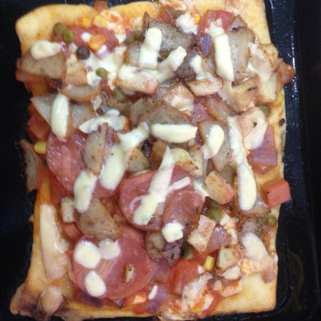 薄饼脆皮火腿pizza