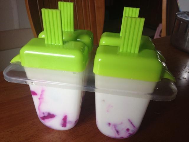 火龙果蜂蜜酸奶冰棒的做法