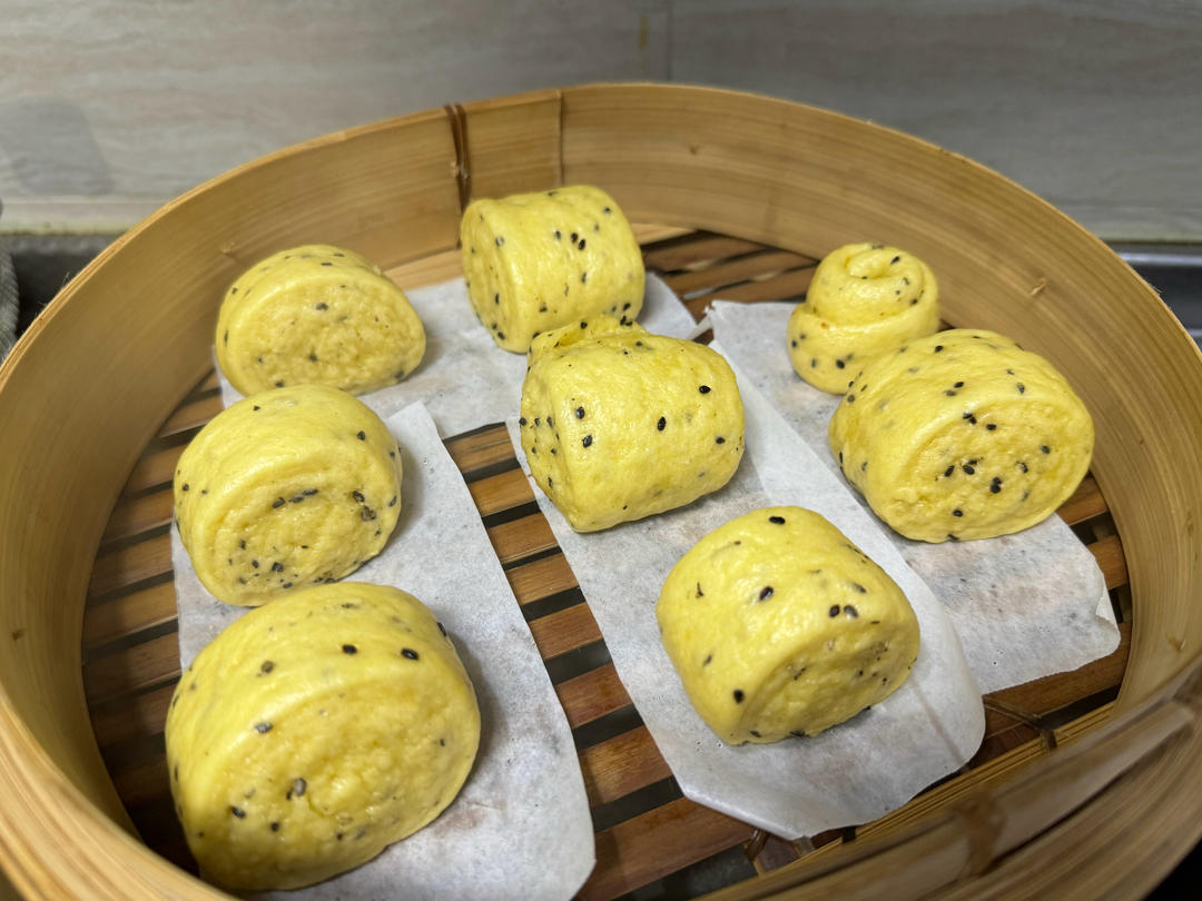 新手也可以--详解如何做出人见人爱、金黄的南瓜馒头