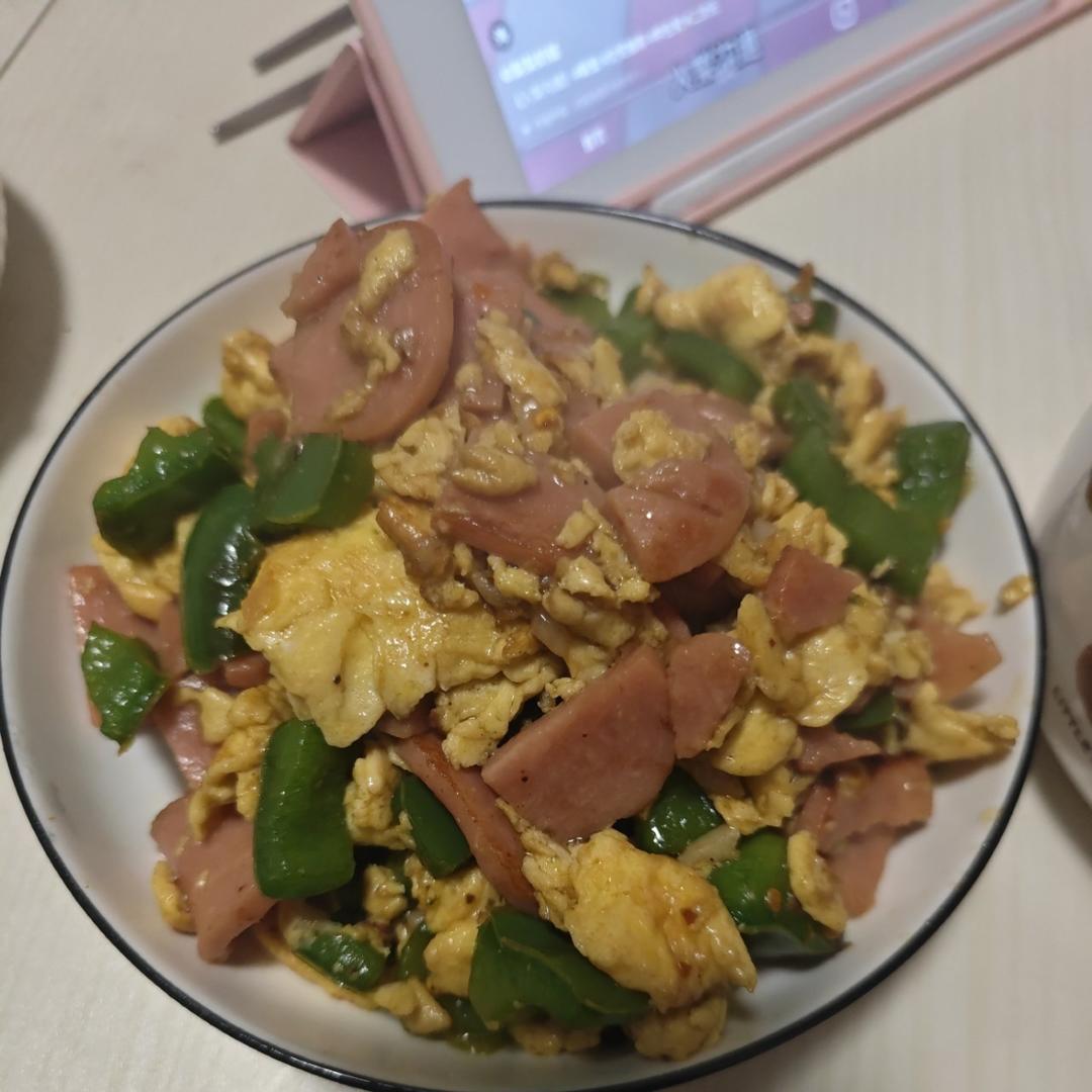 火腿肠炒鸡蛋