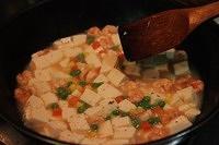 虾仁豆腐煲的做法 步骤7