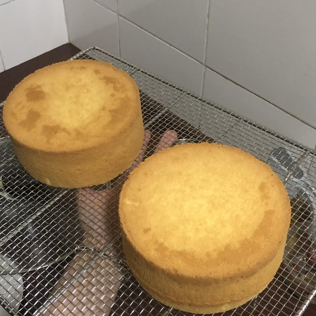 戚风蛋糕胚（方子是两个4寸加高或者一个普通6寸）