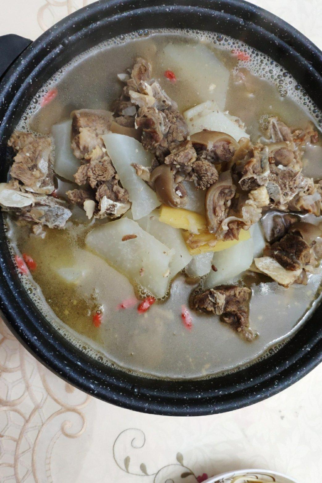 羊肉炖白萝卜