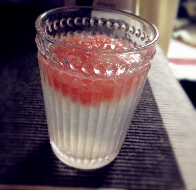 举铁的粉桃子做的雪梨西柚汁