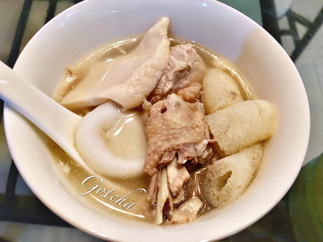 海椰子螺片竹荪煲土鸡