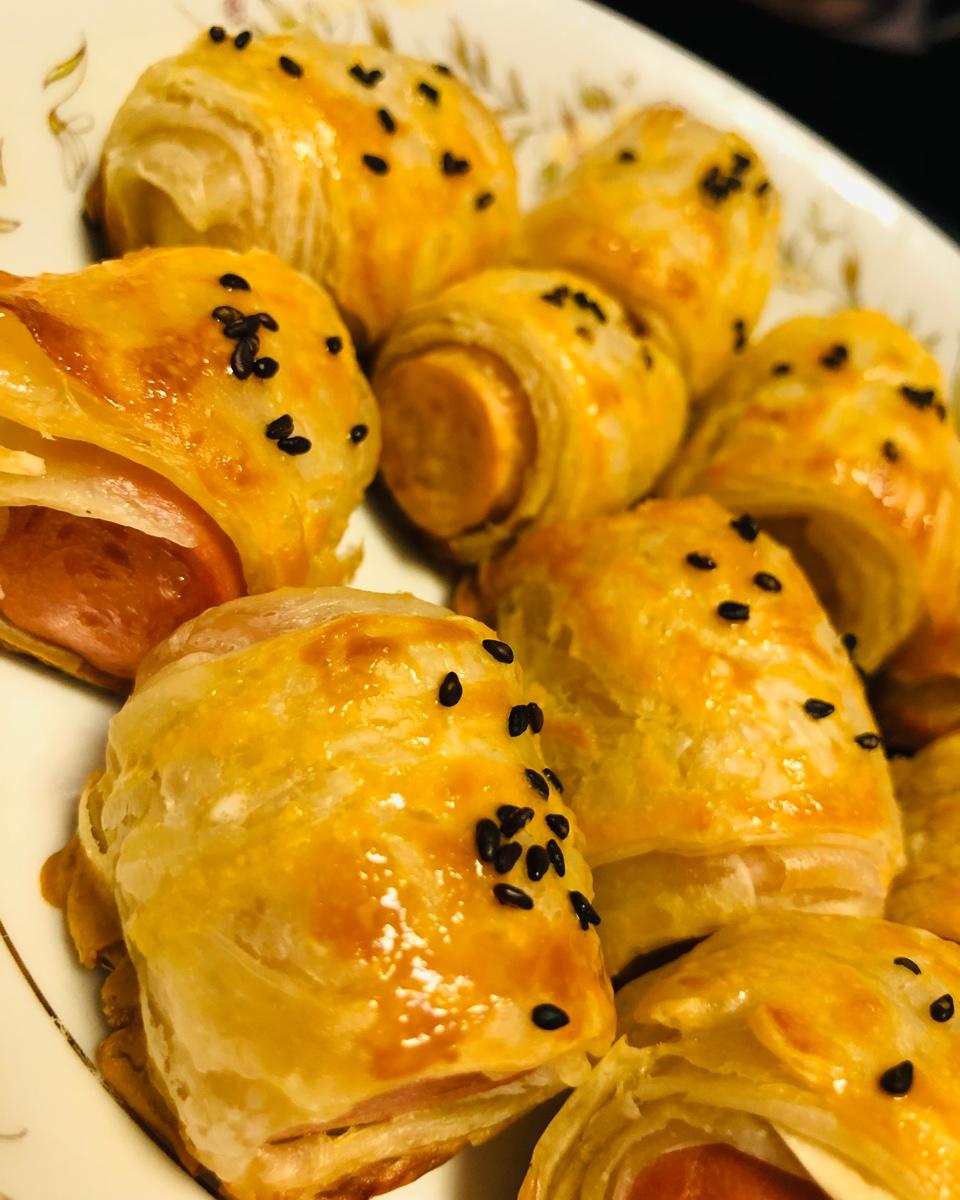 手抓饼皮香肠卷