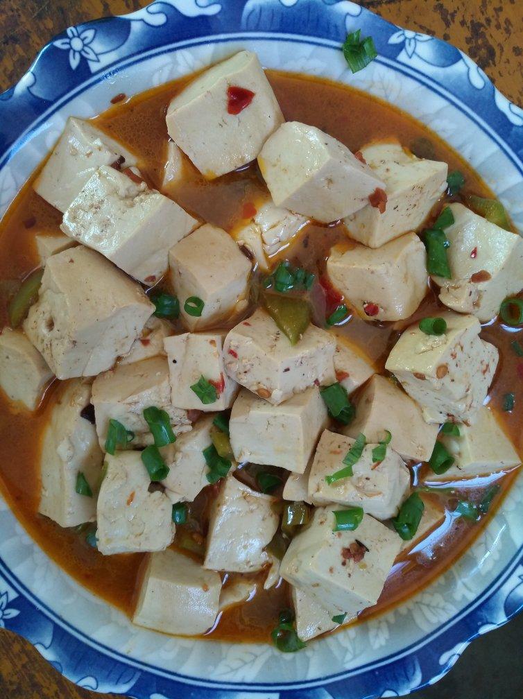 豆豉红椒炖豆腐