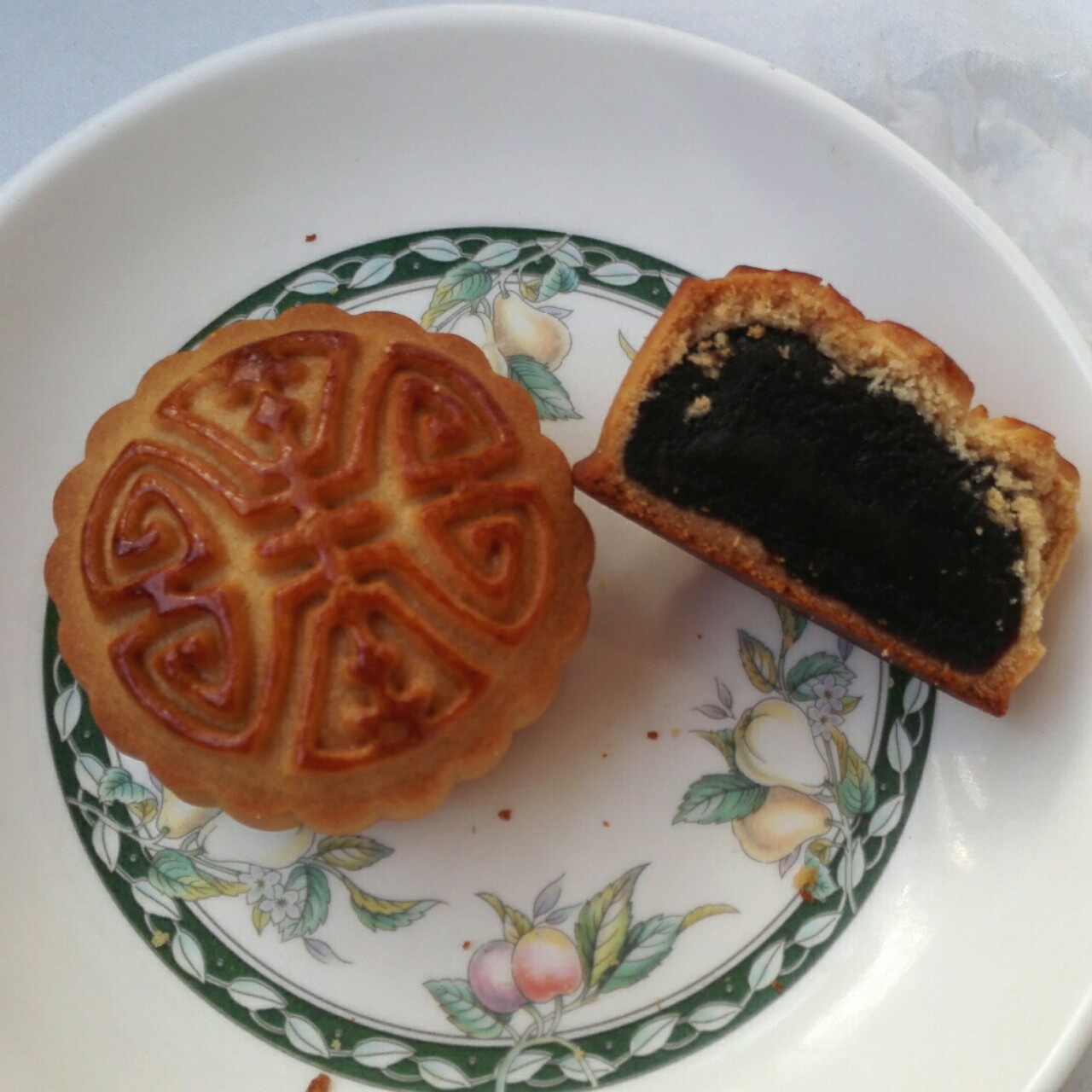 广式月饼－－蛋黄豆沙月饼
