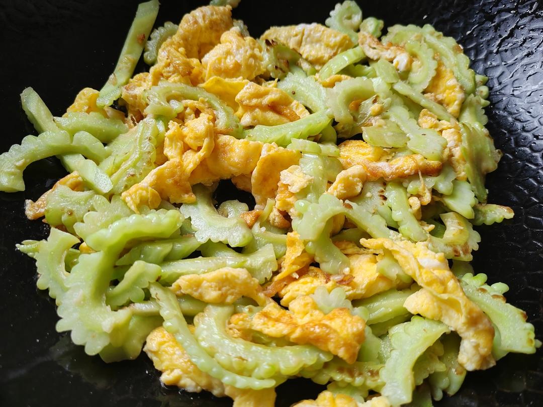 苦瓜炒鸡蛋