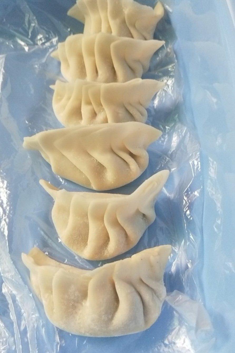 韭菜猪肉饺子(最简单最好吃又最多汁的饺子)