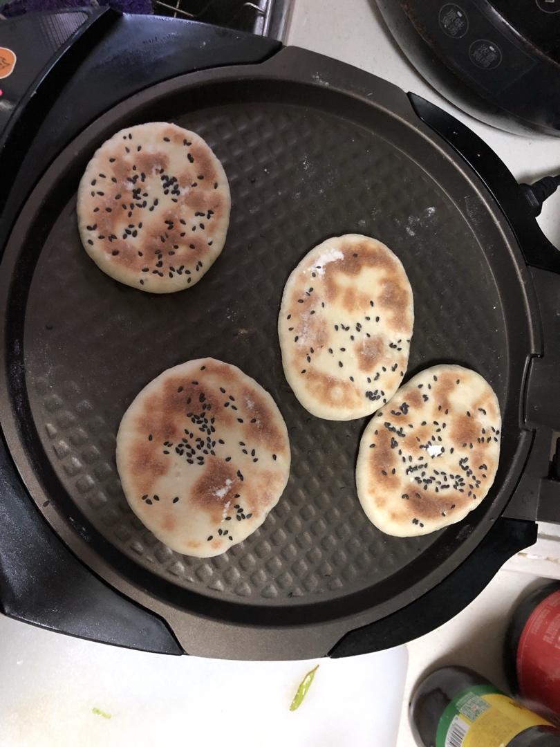 妈妈教做外焦里嫩发面小饼