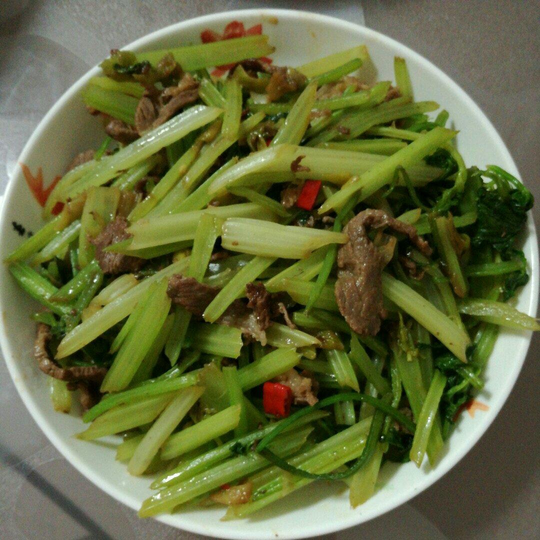 西芹炒瘦肉