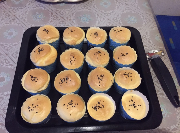 蜂蜜戚风杯子蛋糕