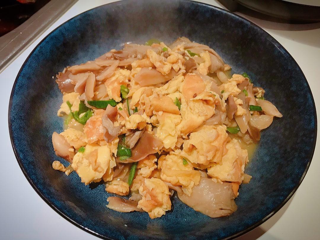 平菇炒鸡蛋