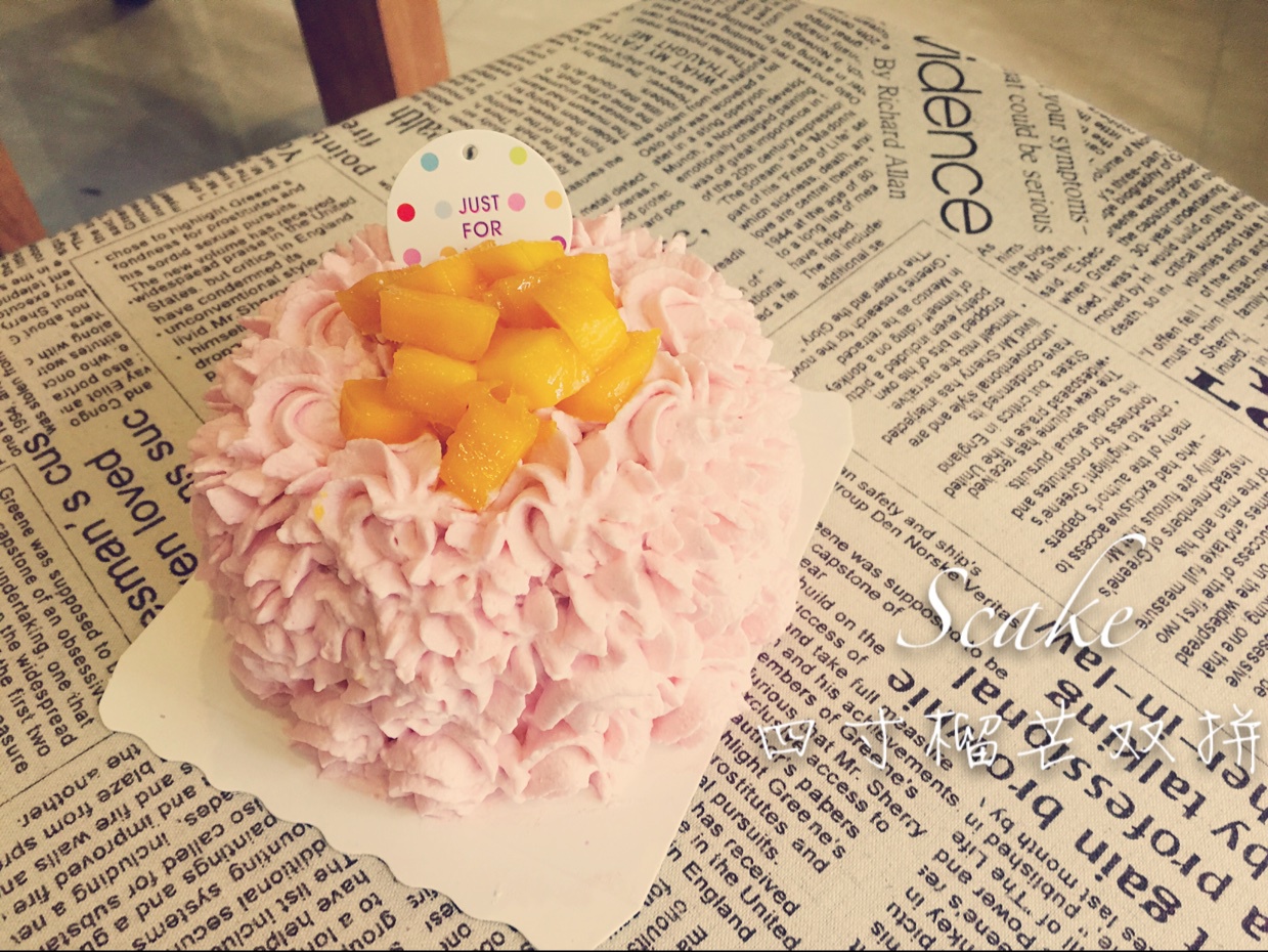 玫瑰花奶油生日蛋糕