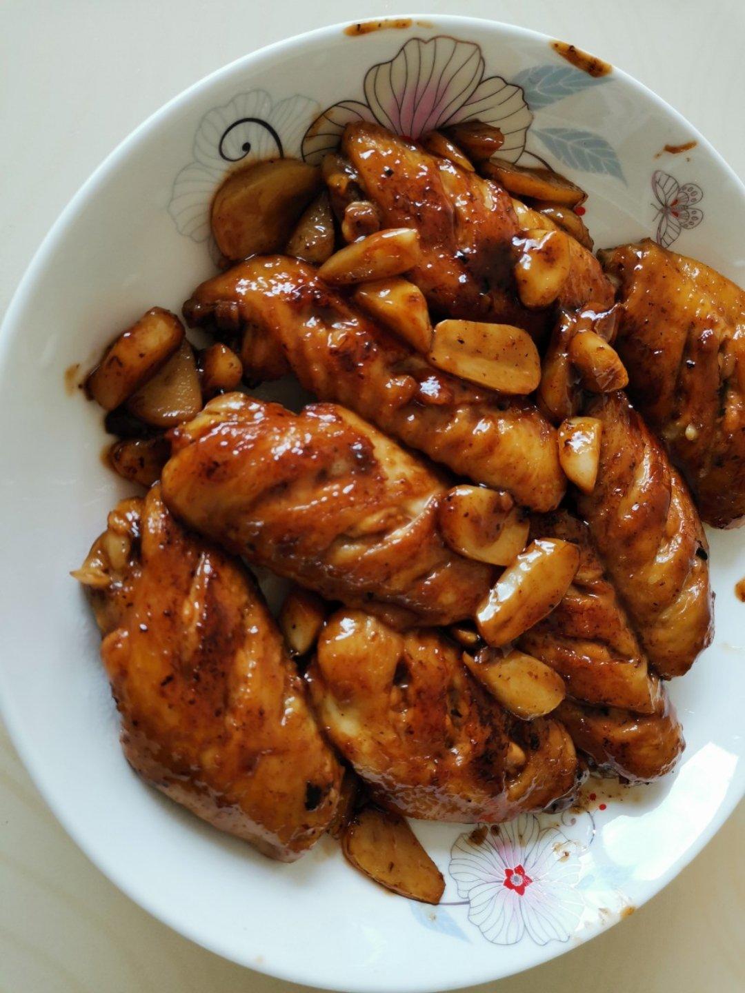 蒜香蚝油鸡翅中