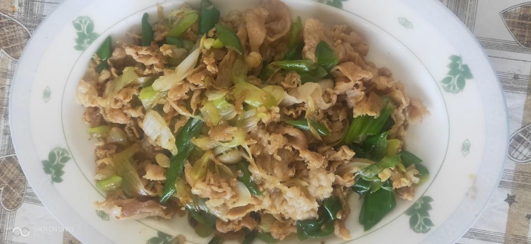 吃不够的孜然葱爆羊肉、秒杀饭馆