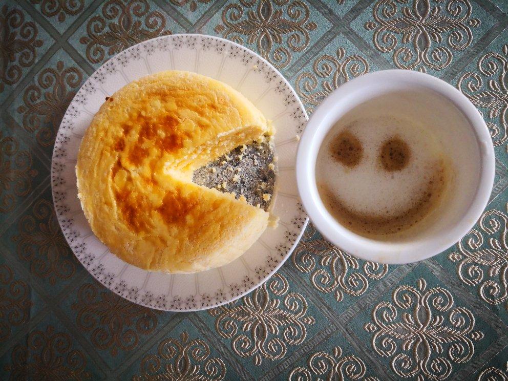 一晚上的等待果然是值得的，这是一款好吃的芝士蛋糕