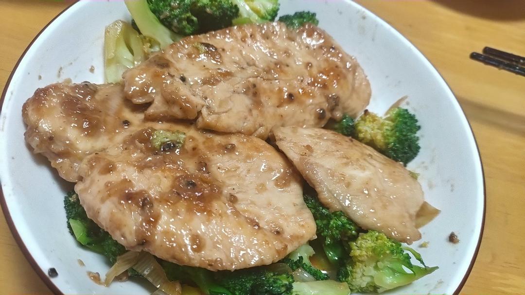【嫩煎鸡胸肉】
