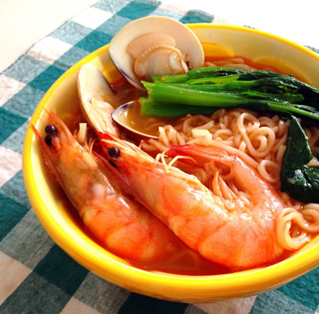 小碗牌小鬼做的营养鲜虾泡面