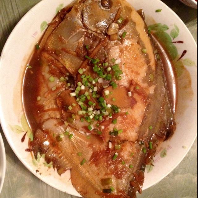 土烧鲳鱼的做法