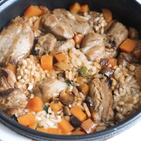 喷香排骨焖饭（爆好吃）