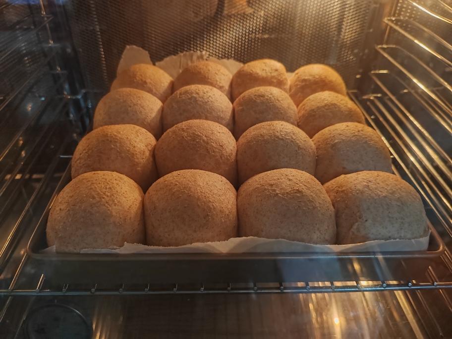 蜂蜜全麦小餐包｜浸泡全麦法