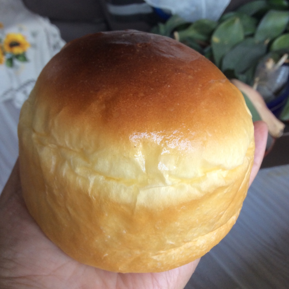 巨蛋牛奶面包
