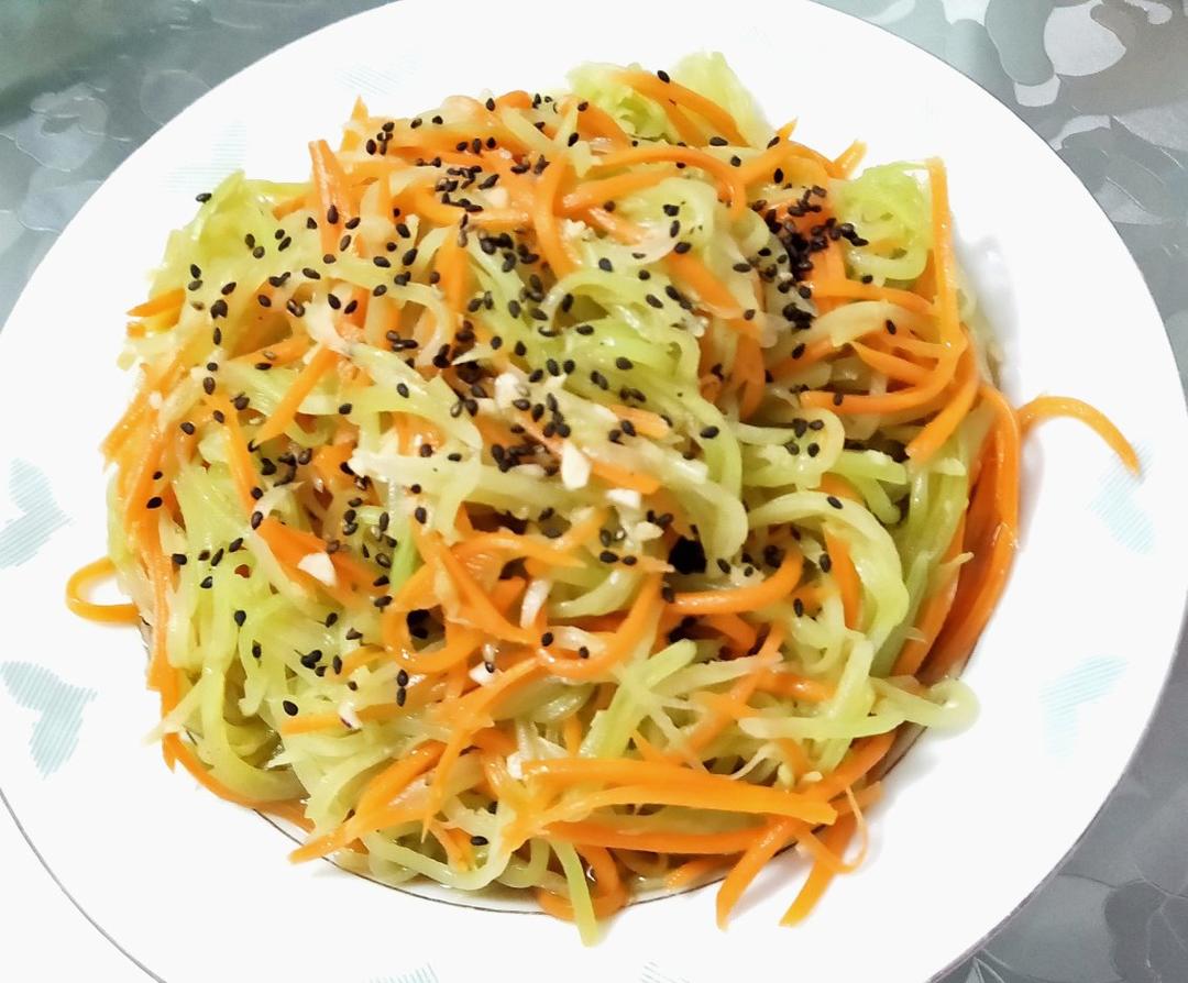椒油凉拌莴笋胡萝卜丝